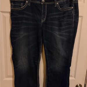 Women’s Silver Suki Jeans Mid-Rise Dark Distressed Capri Size22/L22.5